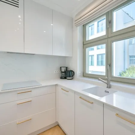 Apartment Dr - Sail *