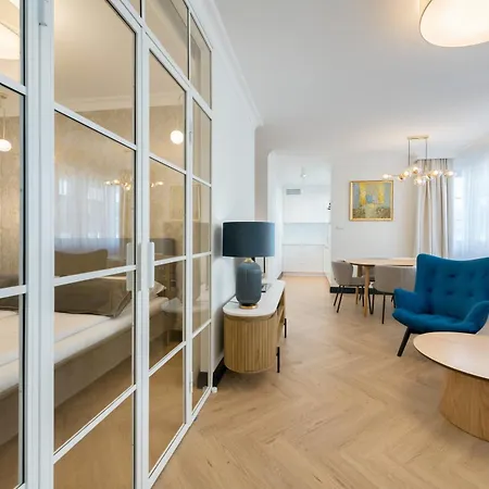 Apartment Dr - Sail